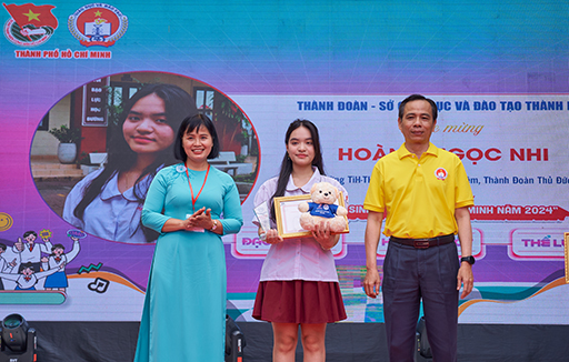 Cô học trò nhỏ được tuyên dương danh hiệu Học sinh 3 tốt cấp Trung ương năm 2024