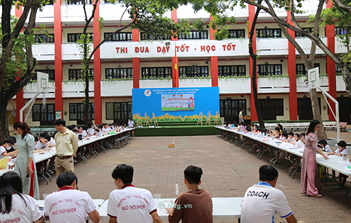 Cuộc thi vẽ tranh với chủ đề Gia đình yêu thương của em