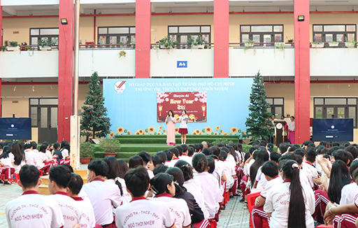 Tết rộn ràng cùng tình yêu Ngoại Ngữ