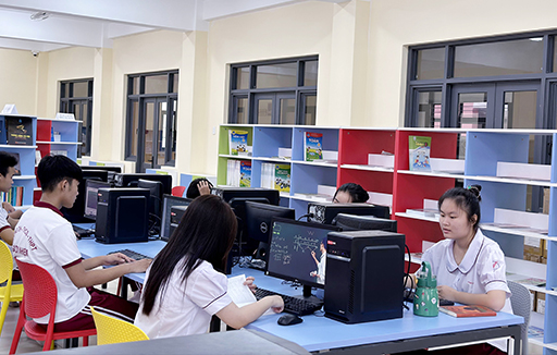 Thư viện sách trường Tiểu học, THCS và THPT Ngô Thời Nhiệm tại cơ sở Bình Tân