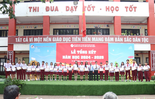 Trường Ngô Thời Nhiệm đã long trọng tổ chức Lễ Tổng kết năm học 2024 - 2025